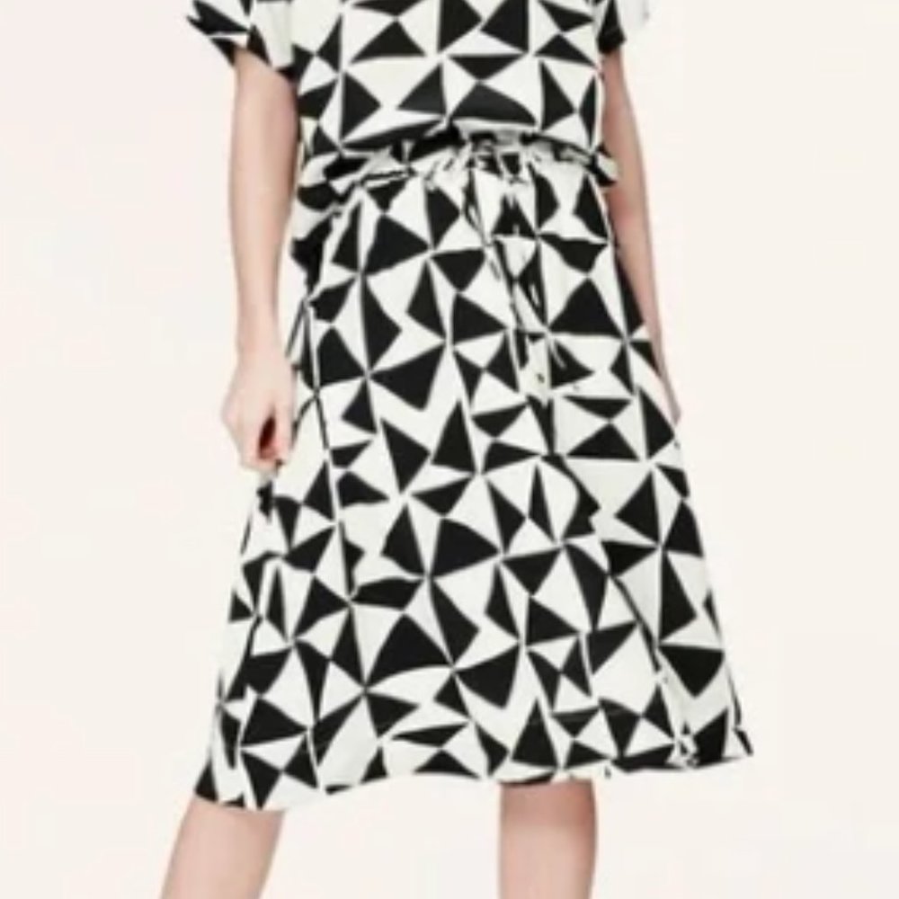 LOFT Black and White Geometric Midi Skirt - Picture 2 of 9
